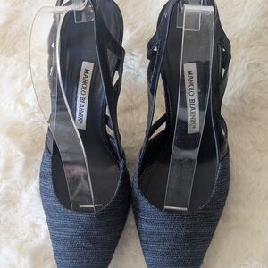 Manolo Blahnik Navy Woven Slingback Heels 39.5 Pointed Toe Italy Classic